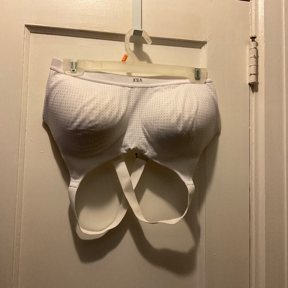Victoria’s Secret sports Bra
